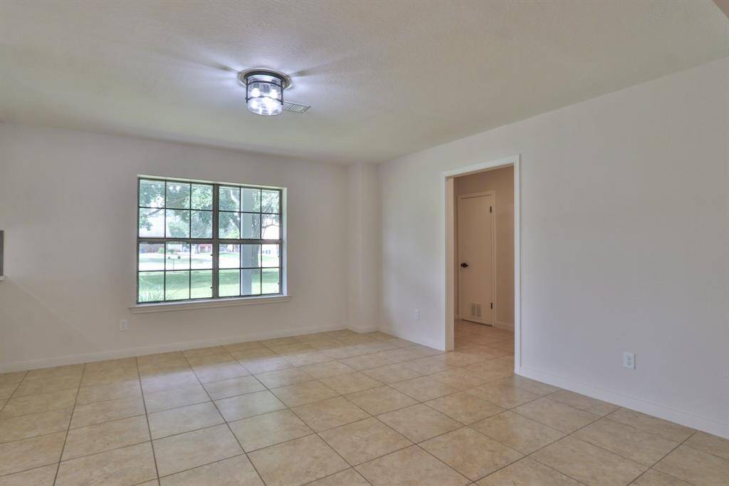 Santa Fe, TX 77510,12735 4th 1/2 ST