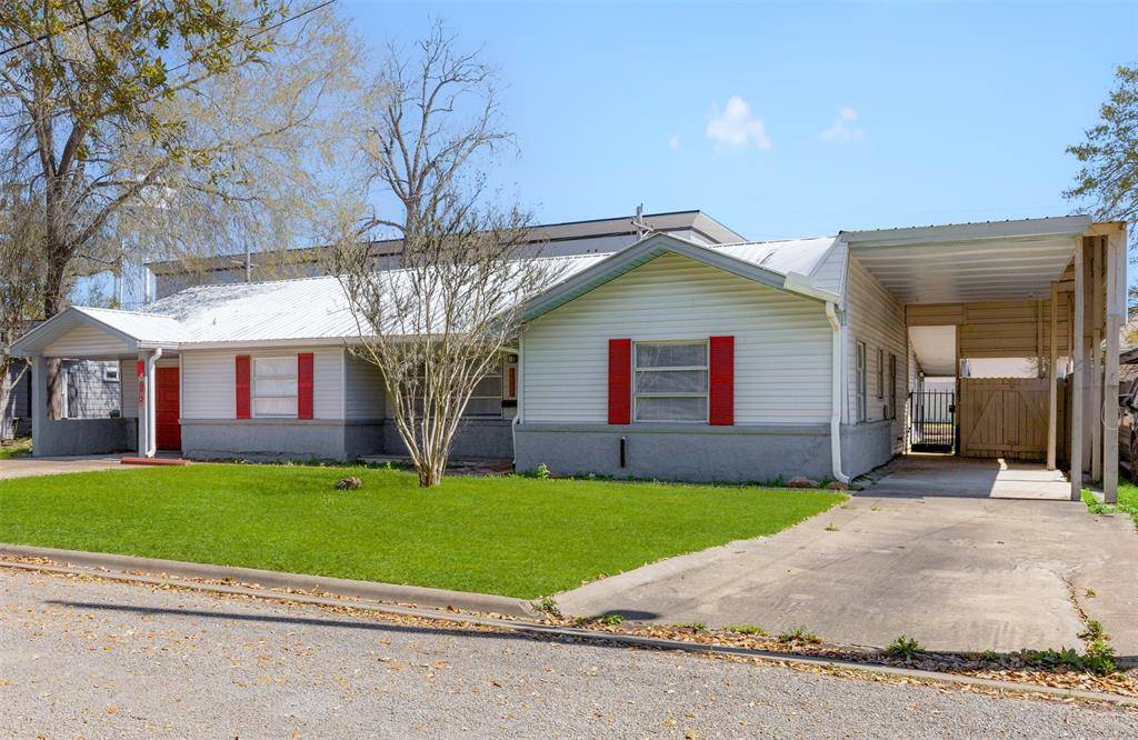Liberty, TX 77575,1104 Woods DR