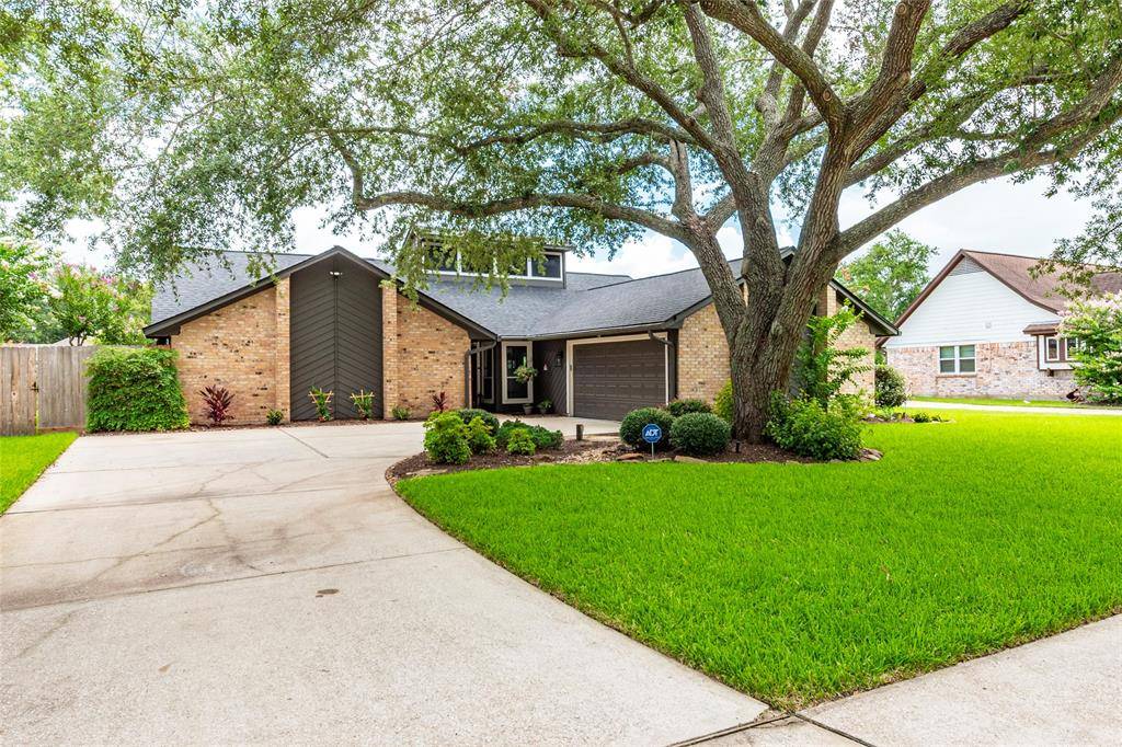 Friendswood, TX 77546,1811 Hunt DR