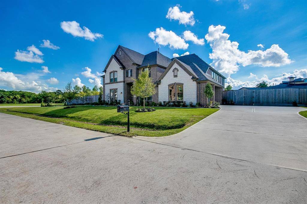 Friendswood, TX 77546,904 Pinecrest CT