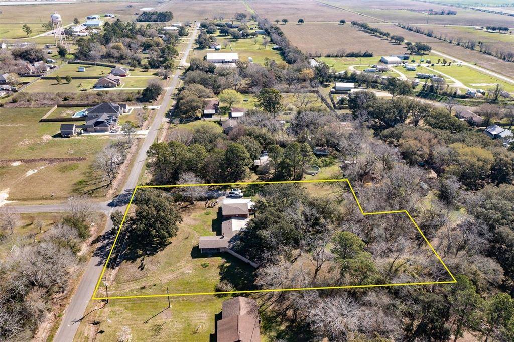 Anahuac, TX 77514,800 Oak St ST