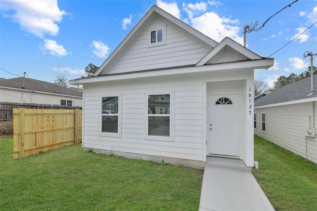 Montgomery, TX 77316,16927 Juneau