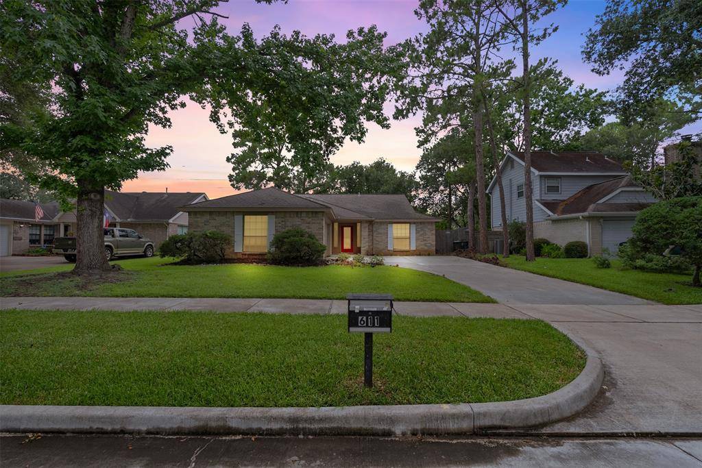 Sugar Land, TX 77498,611 Muirwood LN