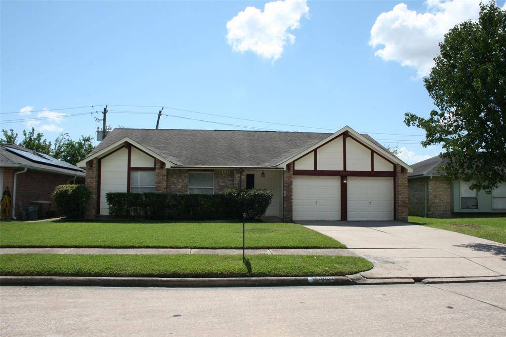 La Porte, TX 77571,3831 Redbud DR