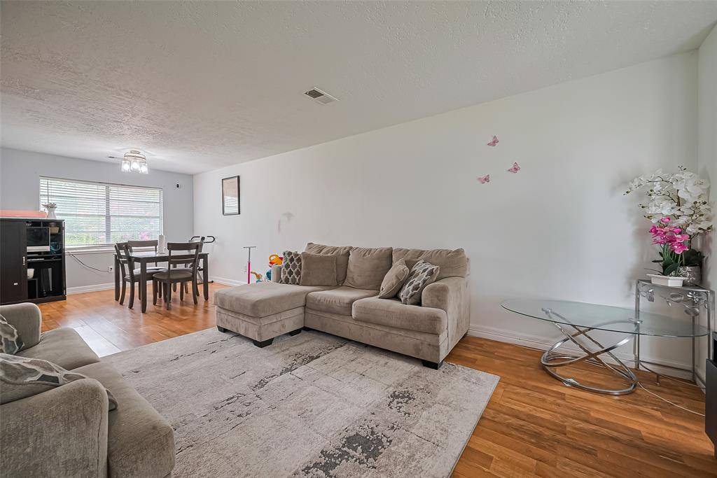 Houston, TX 77015,13351 Oak Leaf LN