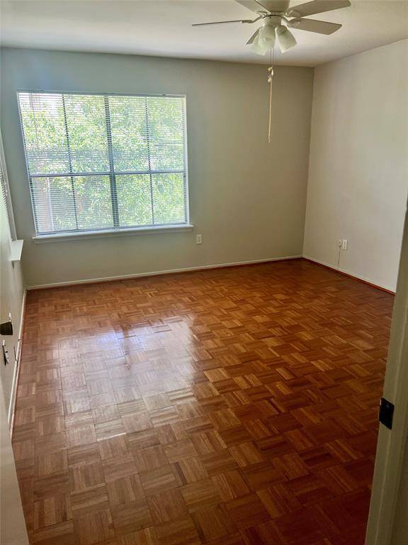 Houston, TX 77092,5001 Lamonte LN #10