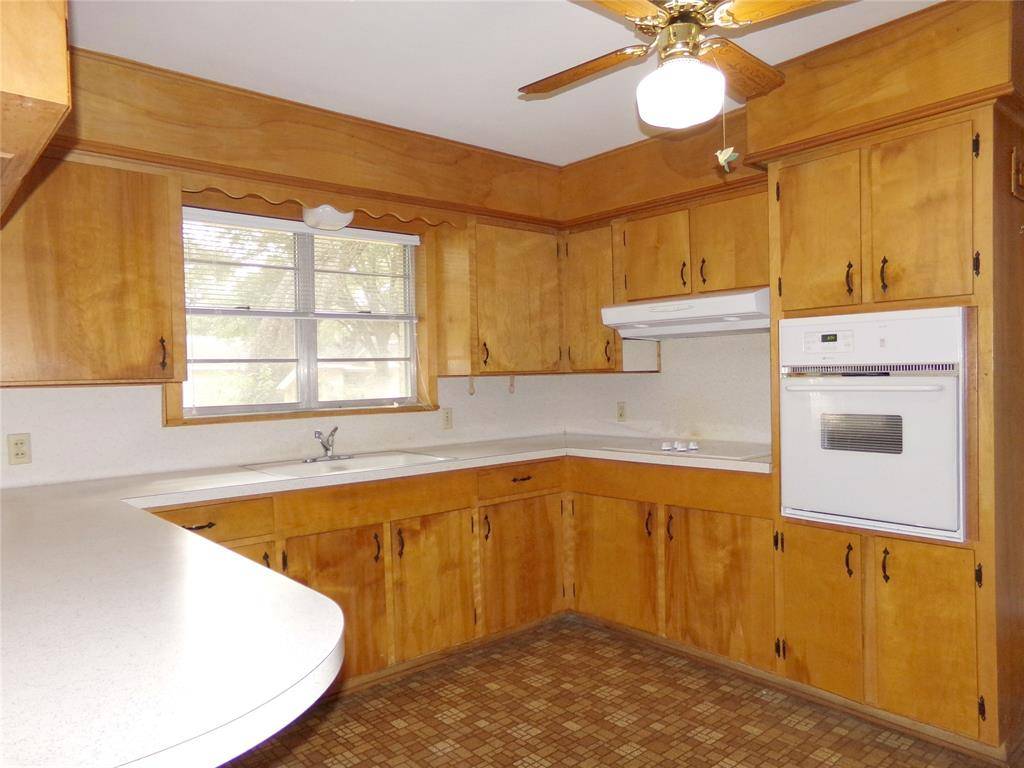 Columbus, TX 78934,101 Mesquite ST