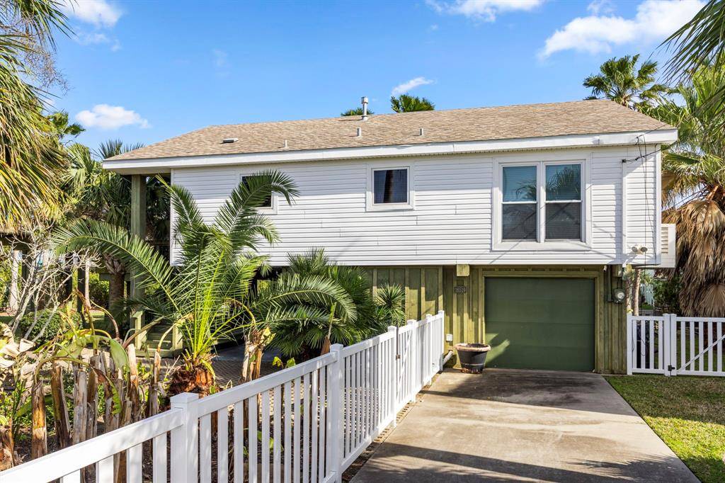 Jamaica Beach, TX 77554,16519 Bermuda WAY