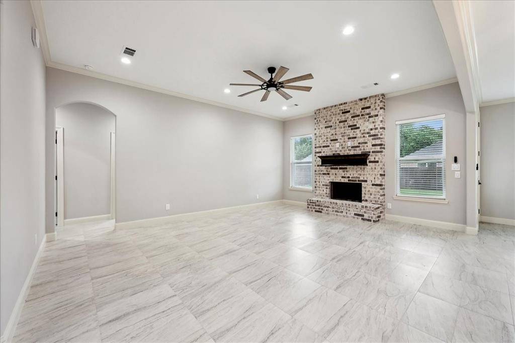 Orange, TX 77632,2520 Golden Oak DR