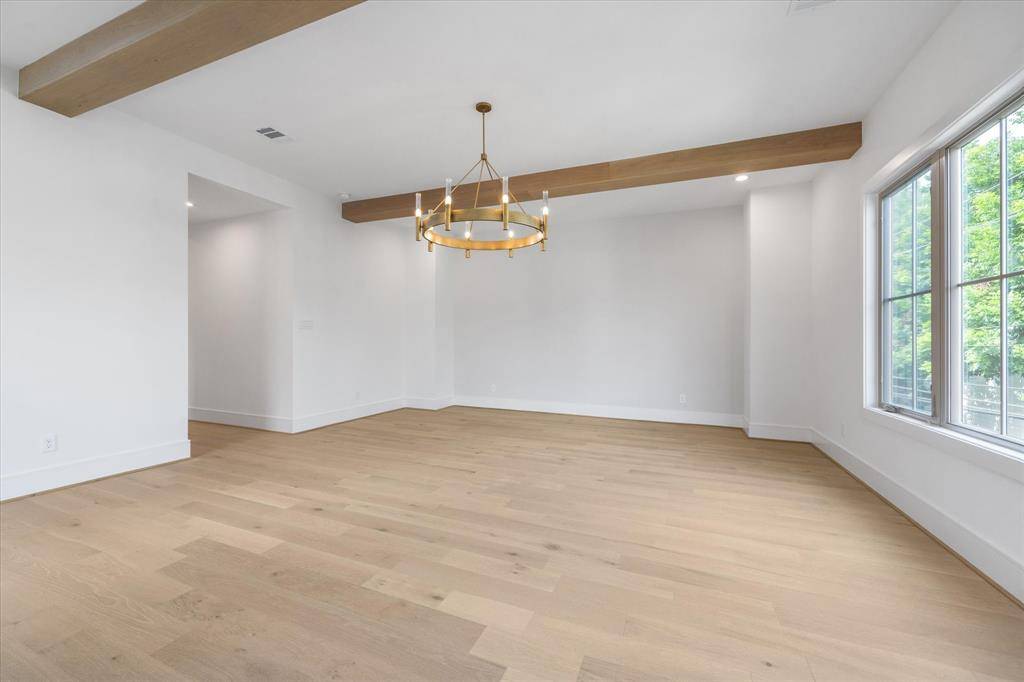 Houston, TX 77027,3018 Mid LN