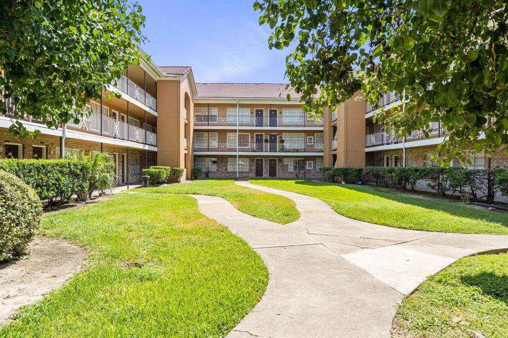 Houston, TX 77057,6259 Westheimer RD #304