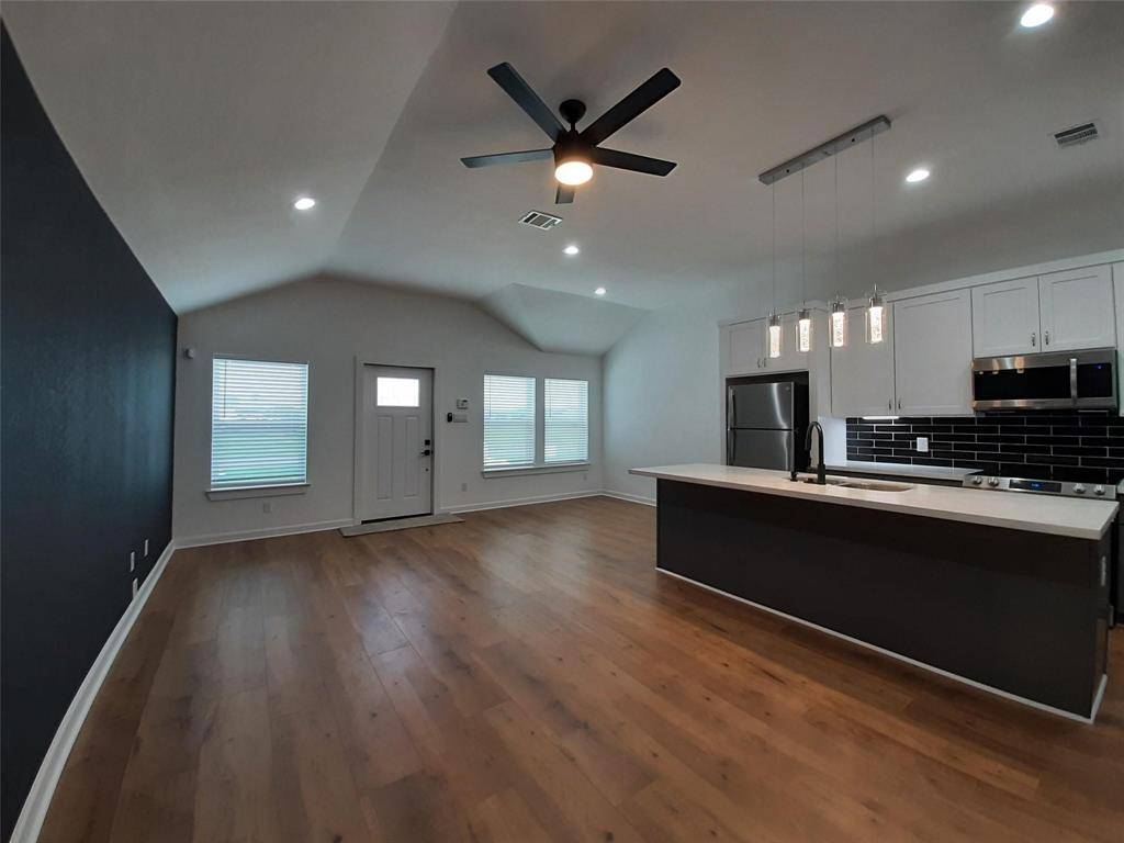 Houston, TX 77051,4530 Mayflower ST