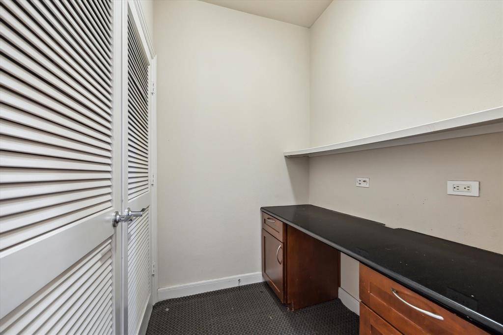 Houston, TX 77019,3333 Allen Parkway #1102