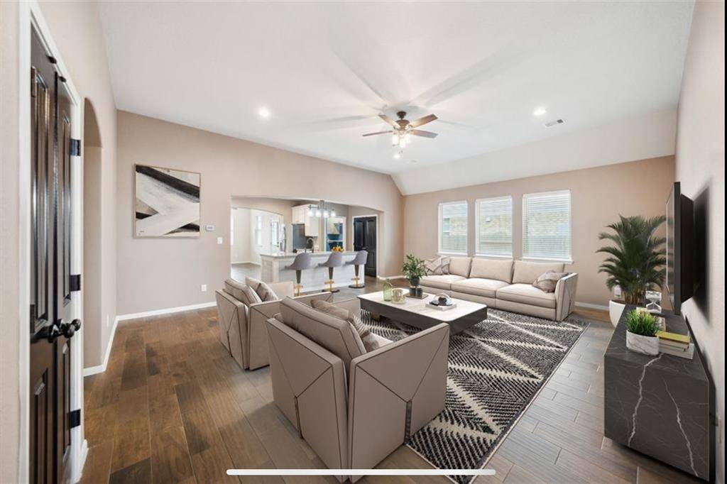 Pasadena, TX 77505,5715 Oakhurst TRL