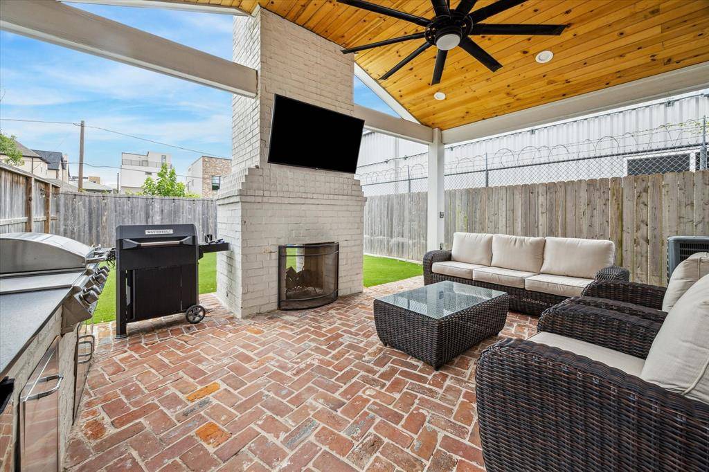 Houston, TX 77007,1212 Bingham ST