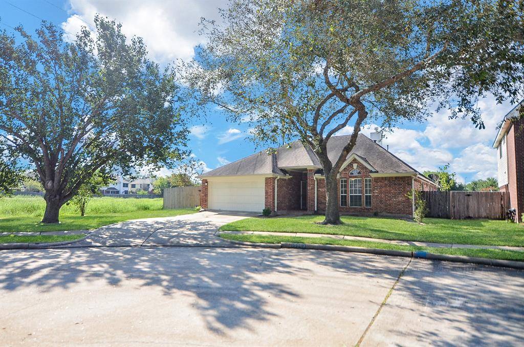 Sugar Land, TX 77498,15803 Spruce River CT