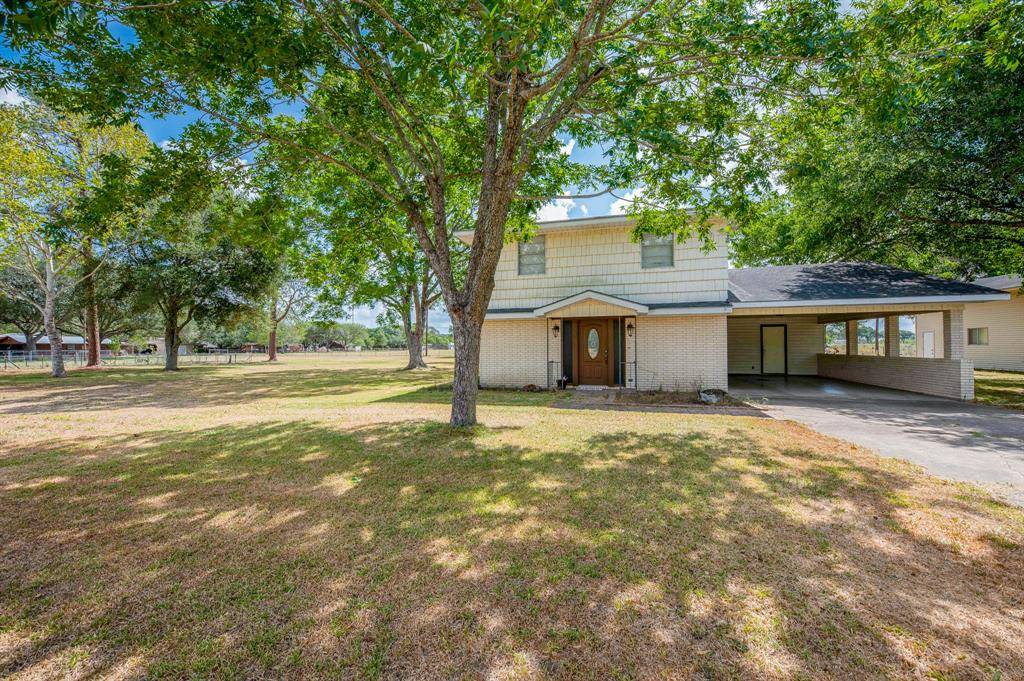 El Campo, TX 77437,523 Charlene ST