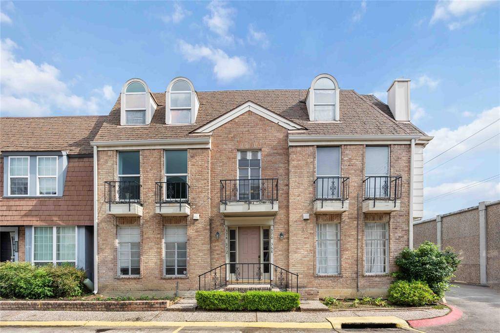 Houston, TX 77024,372 N Post Oak LN