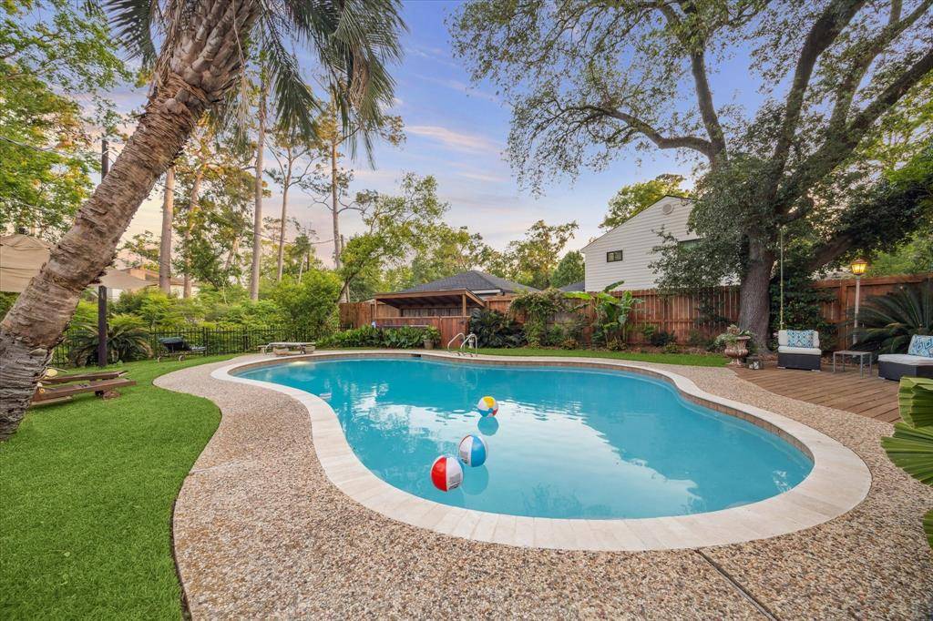 Hilshire Village, TX 77055,1302 Friarcreek LN
