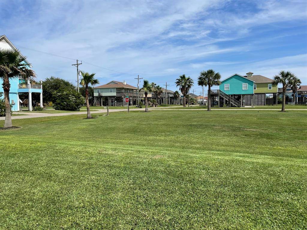 Crystal Beach, TX 77650,941 Gulfview DR
