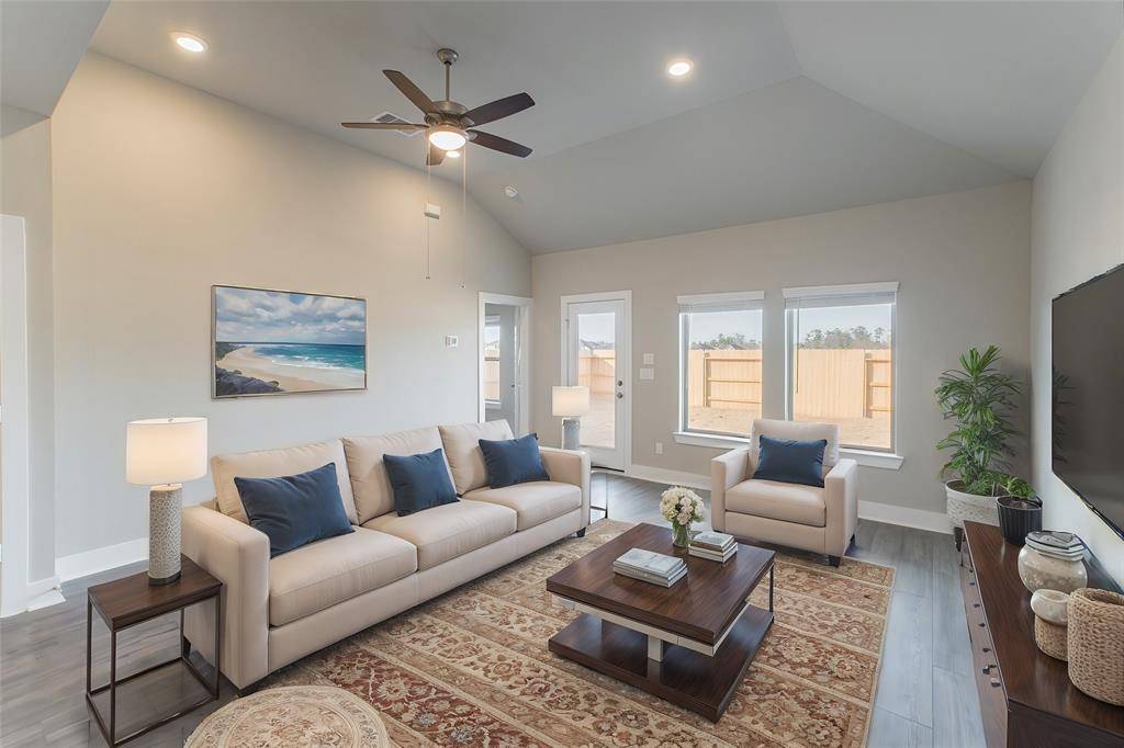 Conroe, TX 77385,10639 Whitejacket