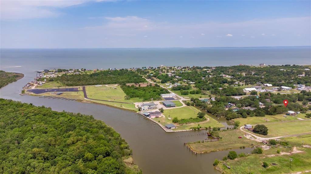 Anahuac, TX 77514,637 Troy ST
