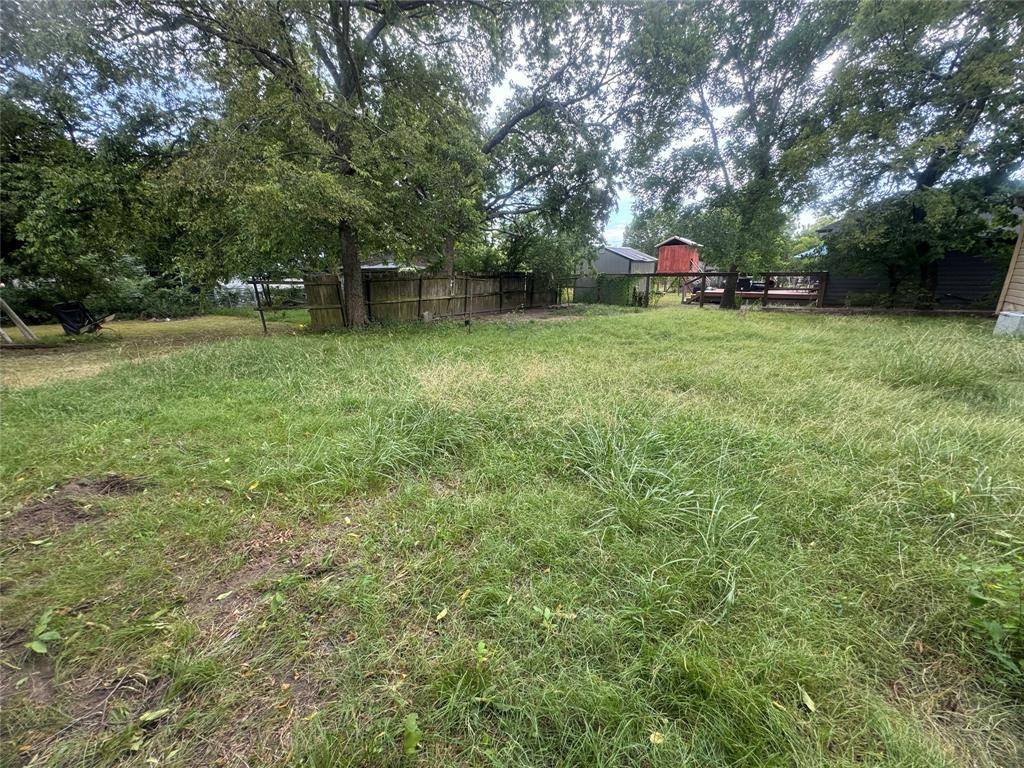 Wolfe City, TX 75496,105 W Dallas ST