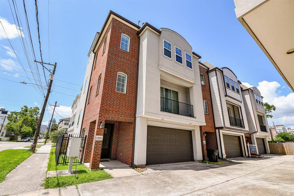Houston, TX 77007,1909 Hickory ST