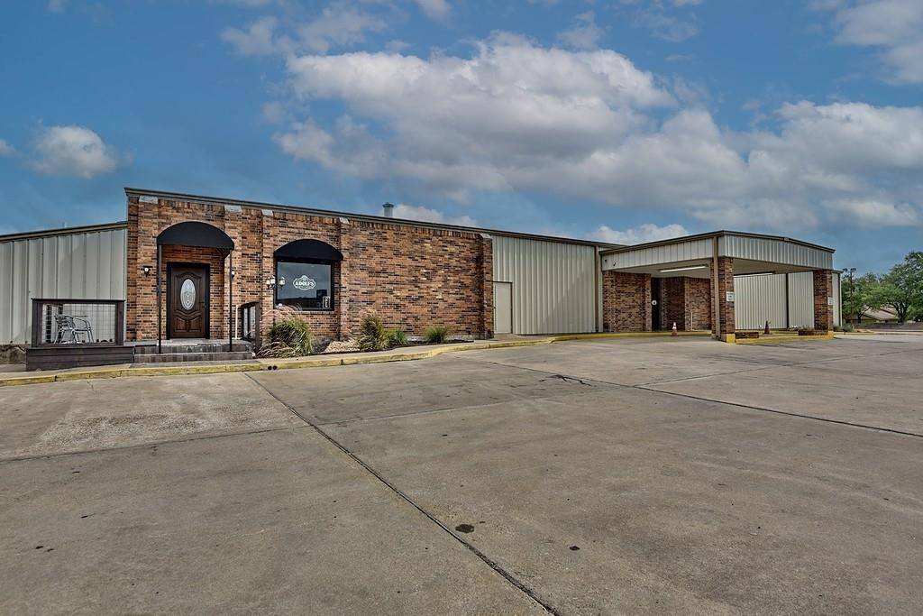 Schulenburg, TX 78956,233 College ST