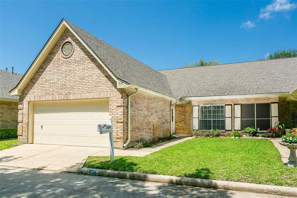 Pearland, TX 77584,734 E Country Grove CIR