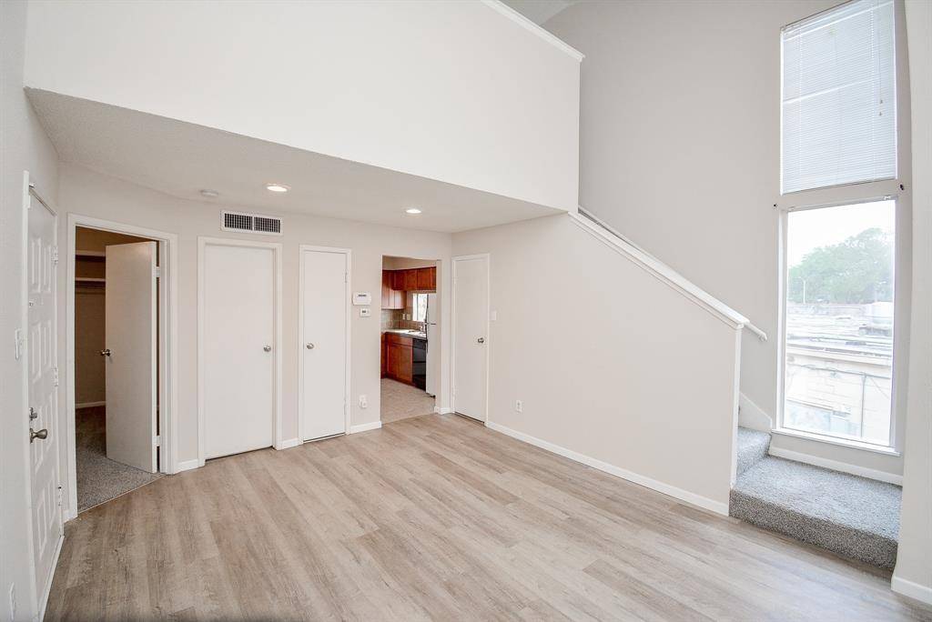 Houston, TX 77042,10855 Meadowglen LN #721