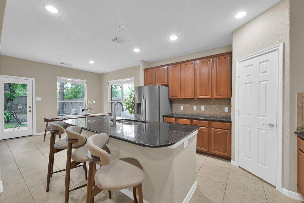 The Woodlands, TX 77382,2 Colewood CT