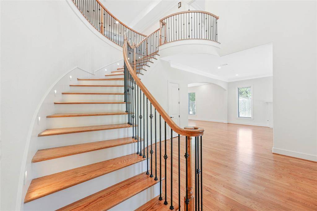 Bunker Hill Village, TX 77024,201 Mayerling DR