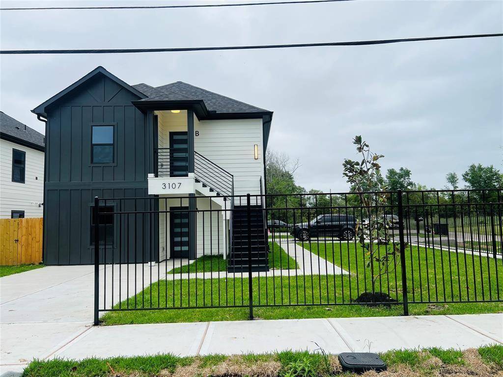 Houston, TX 77051,3105 & 3107 Grassmere ST