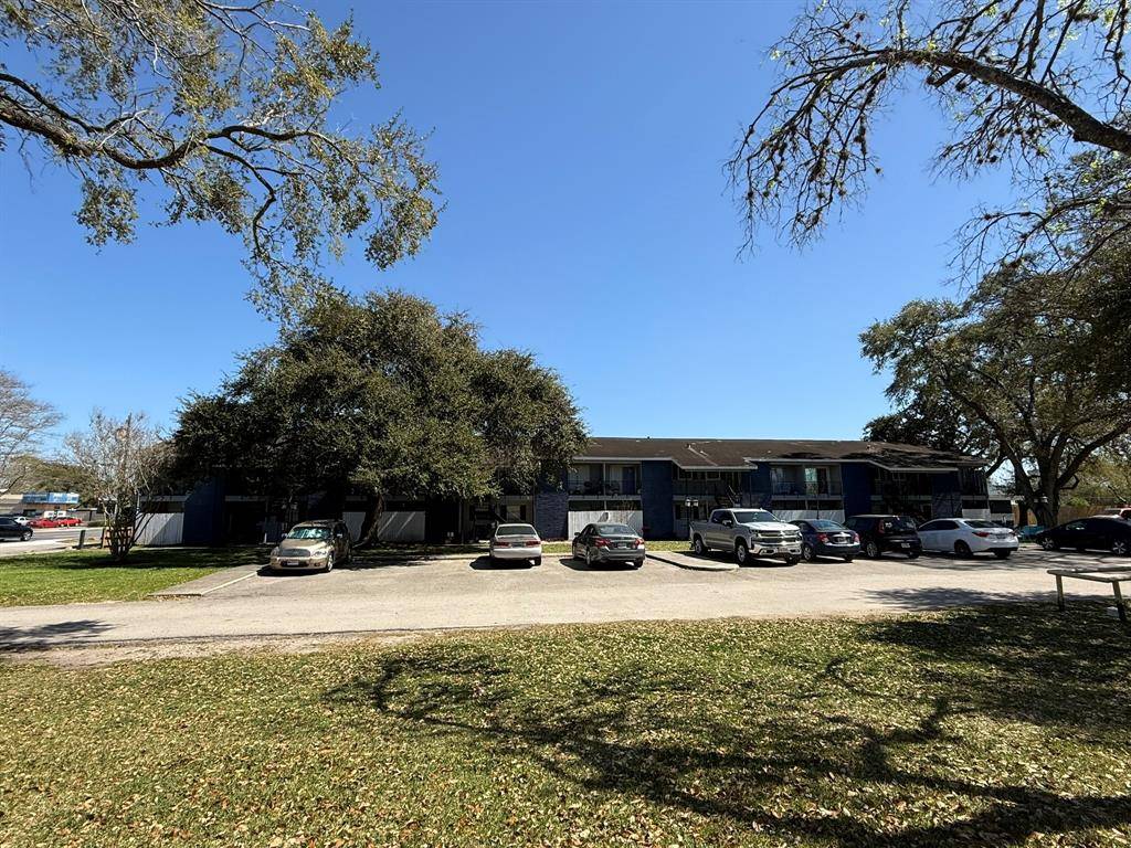 League City, TX 77573,1101 E Main ST