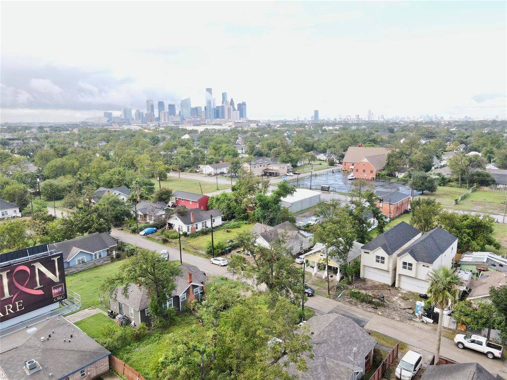 Houston, TX 77026,2210 B Brackenridge ST