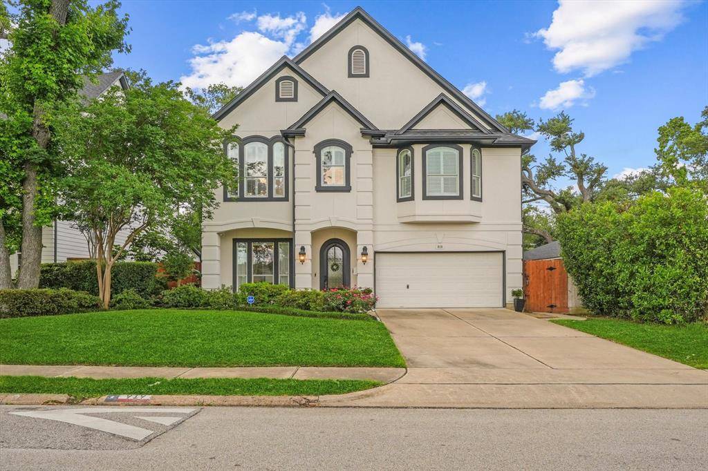 Houston, TX 77008,919 Worthshire ST