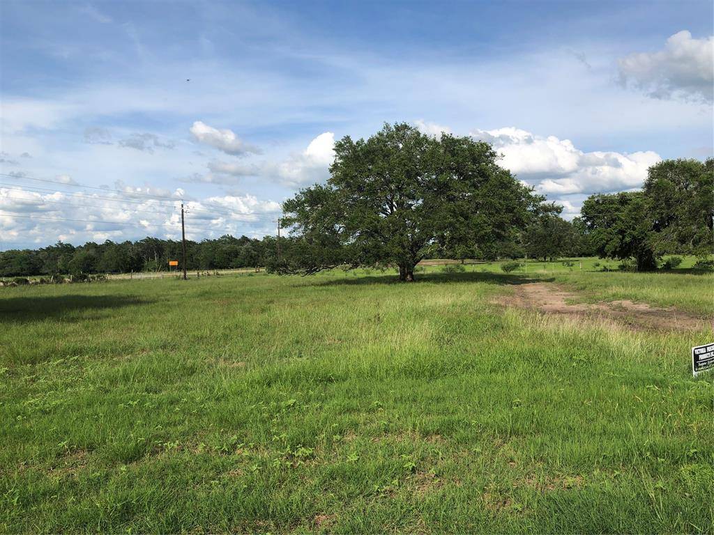 Hallettsville, TX 77964,154 PVT 1671