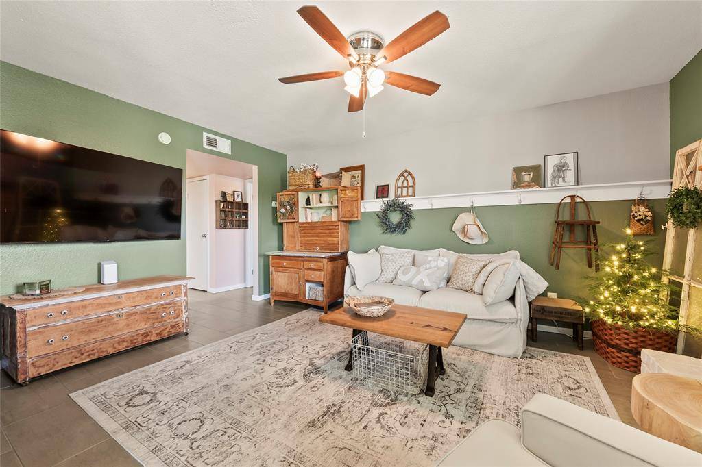 Webster, TX 77058,18511 Egret Bay BLVD #108