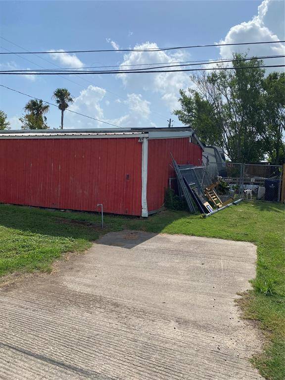 Dickinson, TX 77539,119 3rd ST