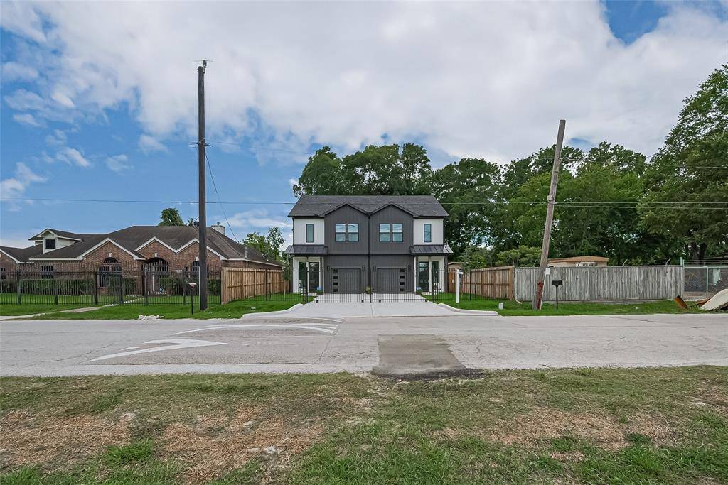 Houston, TX 77088,7911 Carver Rd
