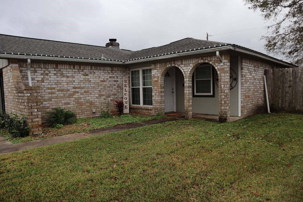 Angleton, TX 77515,100 Meadowlark LN