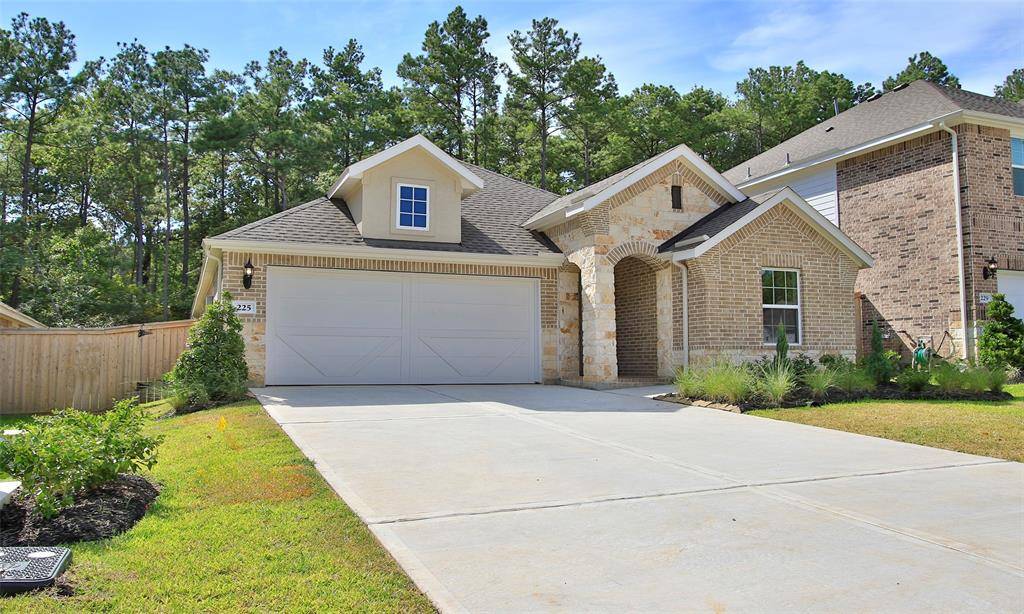 Willis, TX 77318,225 Woods Rose CT