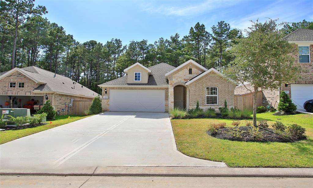 Willis, TX 77318,225 Woods Rose CT