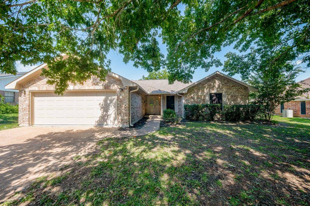 Brenham, TX 77833,2504 Brookbend DR