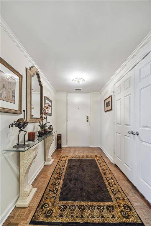 Houston, TX 77056,5001 Woodway DR #1701