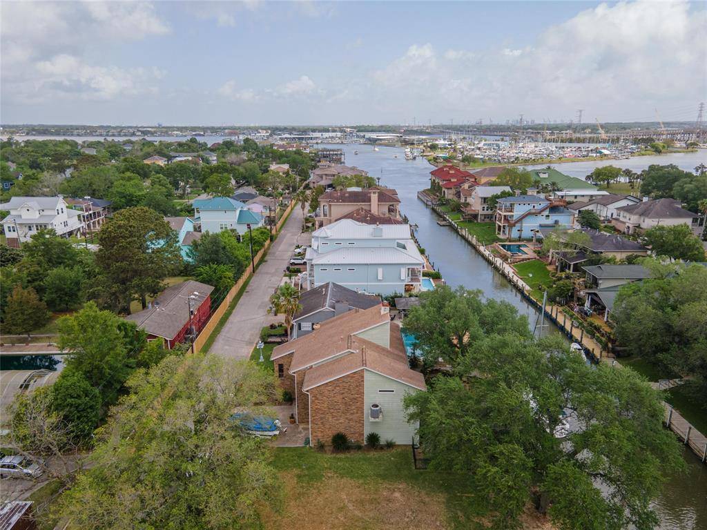 Kemah, TX 77565,103 Bayou LN