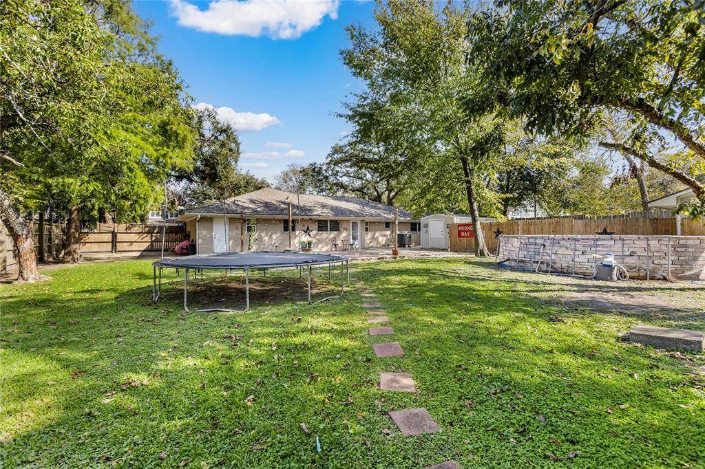 League City, TX 77573,211 S Iowa AVE