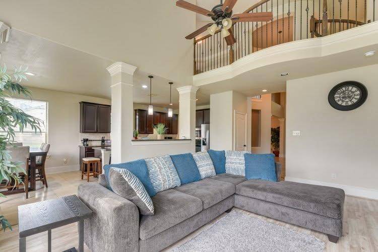 Rosharon, TX 77583,9439 Emerald Lakes DR