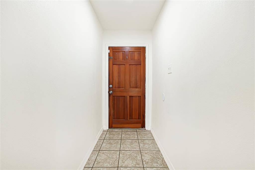 Highlands, TX 77562,205 Timber LN